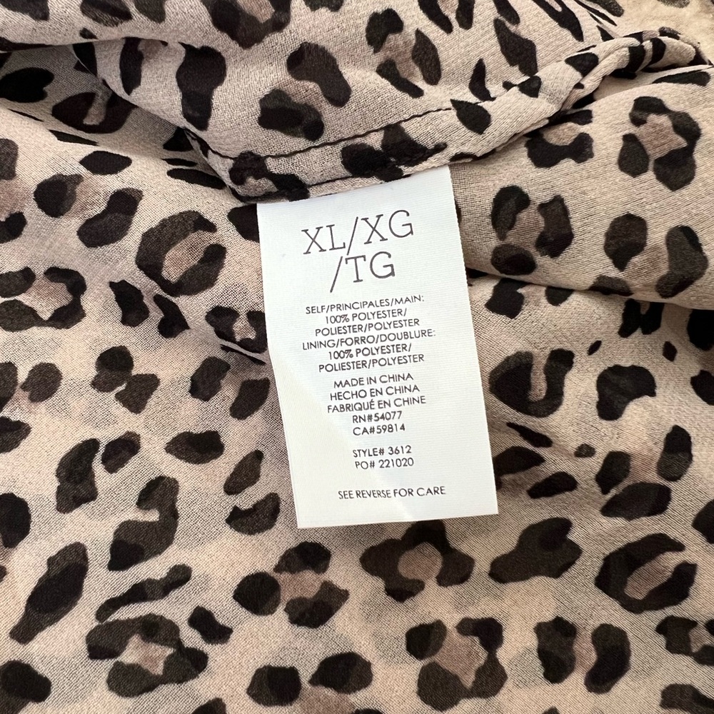Cabi Blouse XL #3612 Animal Print Layered Flutter Blouse Sleeveless Work Office - Picture 6 of 6